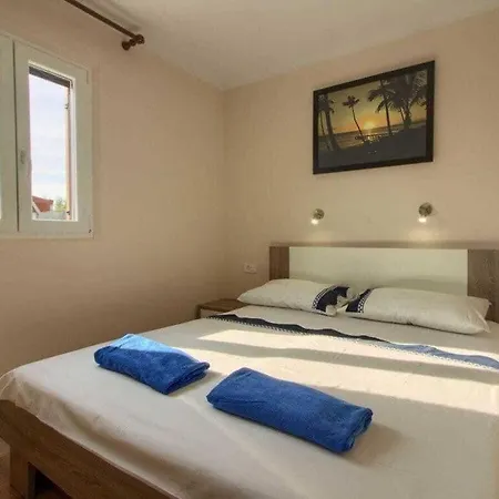 Villa Mit Privatem Pool In Der Naehe Pula Loborika